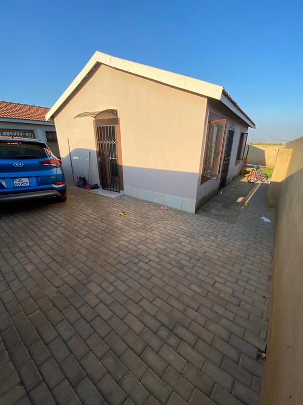 2 Bedroom Property for Sale in Palm Ridge Gauteng