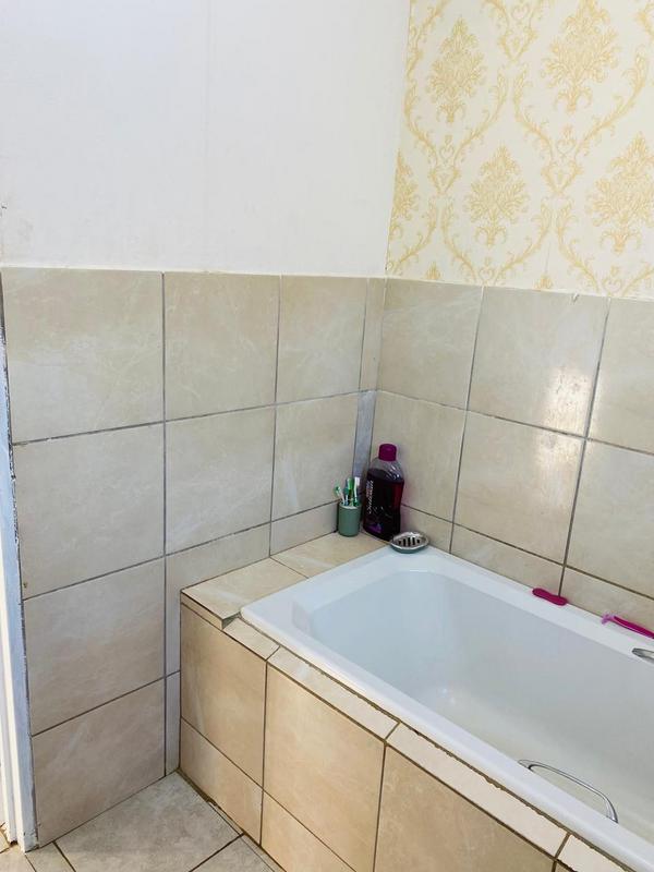 2 Bedroom Property for Sale in Palm Ridge Gauteng