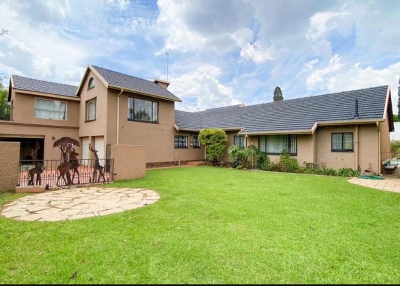 To Let 4 Bedroom Property for Rent in Eden Glen Gauteng
