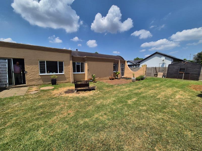 4 Bedroom Property for Sale in Mayberry Park Gauteng