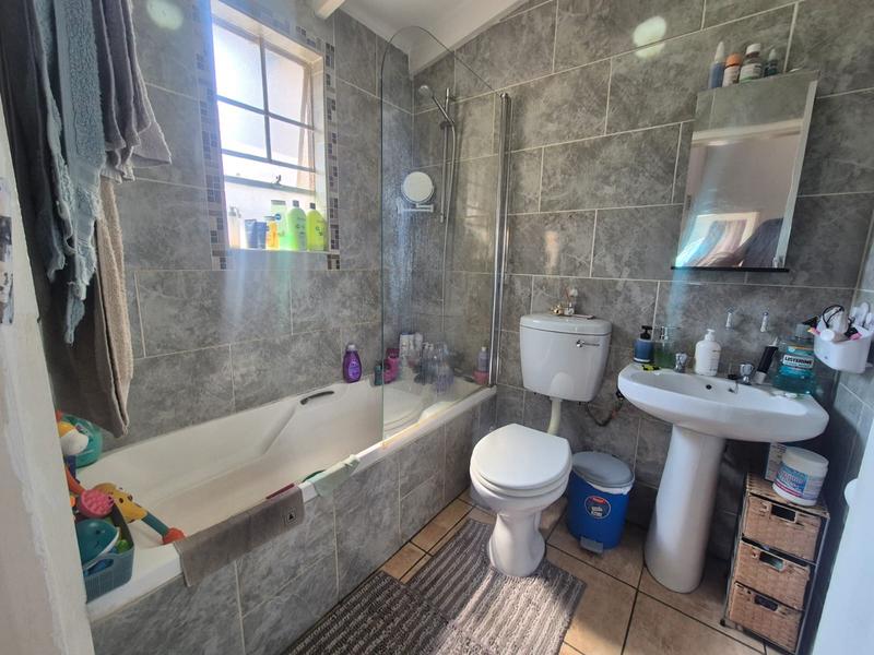 2 Bedroom Property for Sale in Meyersdal Gauteng
