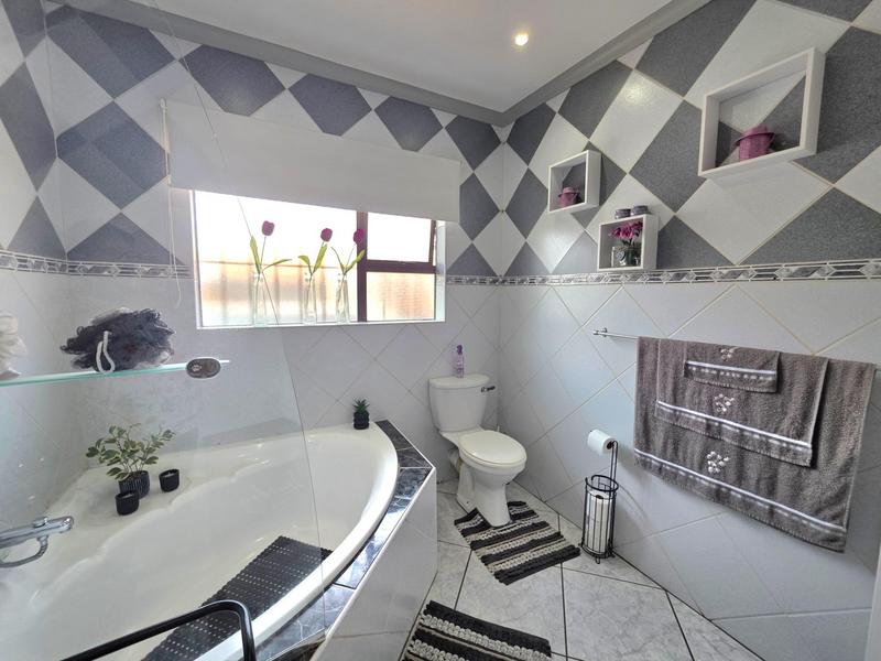 2 Bedroom Property for Sale in Beyers Park Gauteng