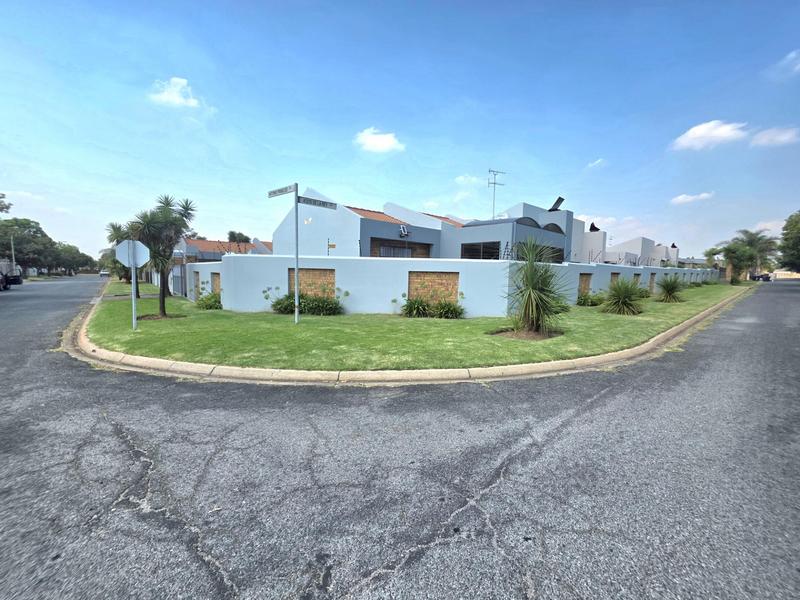 2 Bedroom Property for Sale in Beyers Park Gauteng