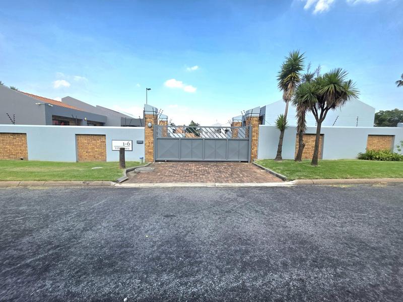 2 Bedroom Property for Sale in Beyers Park Gauteng