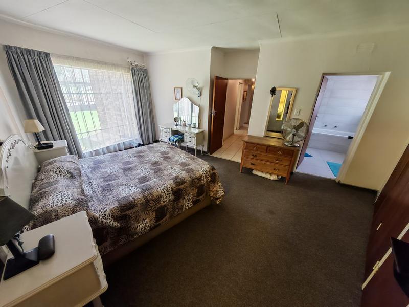 4 Bedroom Property for Sale in Vanderbijlpark Sw 2 Gauteng