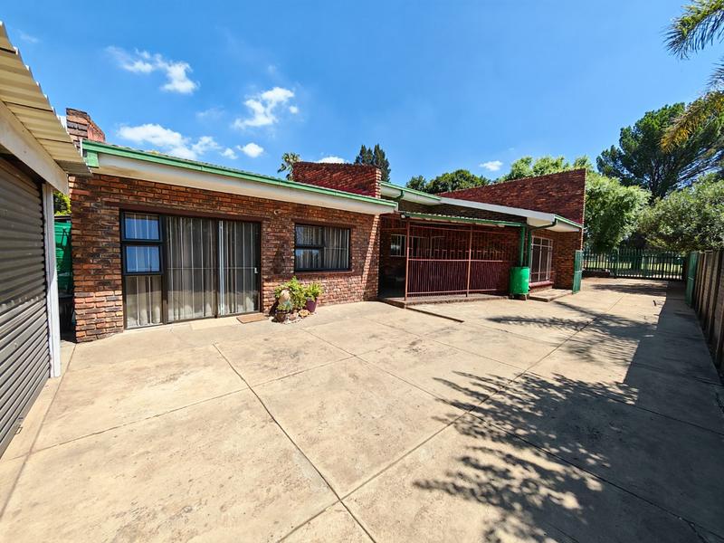 4 Bedroom Property for Sale in Vanderbijlpark Sw 2 Gauteng