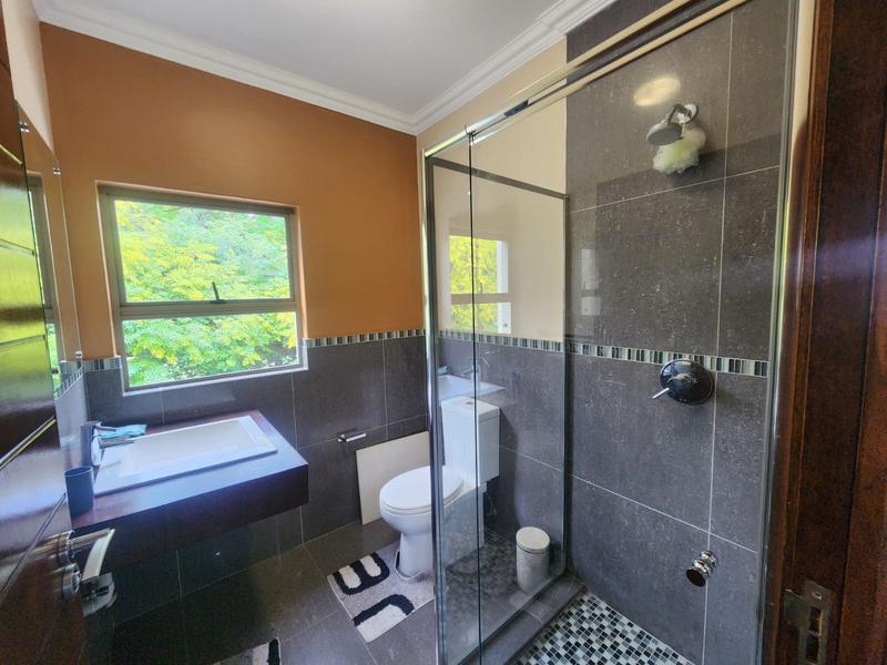 To Let 2 Bedroom Property for Rent in Buccleuch Gauteng