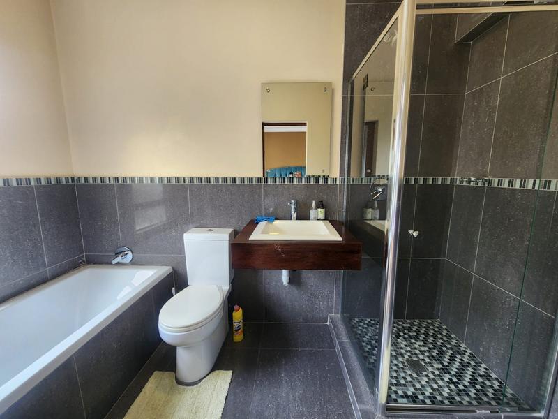 To Let 2 Bedroom Property for Rent in Buccleuch Gauteng