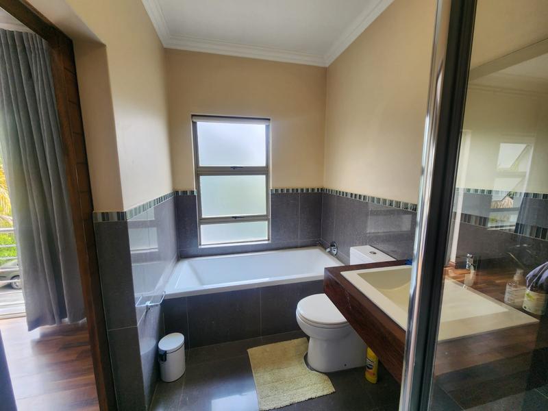 To Let 2 Bedroom Property for Rent in Buccleuch Gauteng