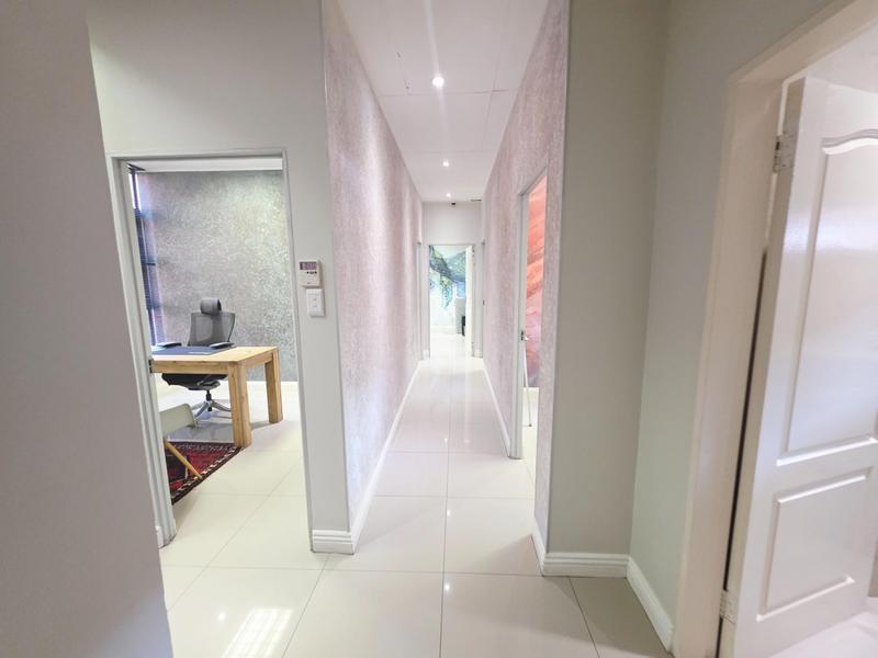 Commercial Property for Sale in Die Hoewes Gauteng