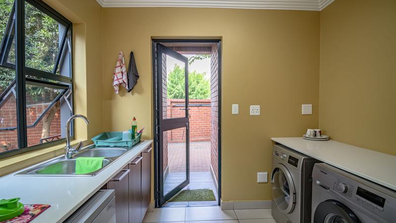 4 Bedroom Property for Sale in Midstream Ridge Gauteng