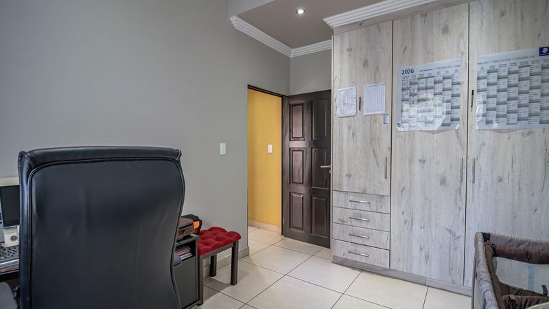 4 Bedroom Property for Sale in Midstream Ridge Gauteng