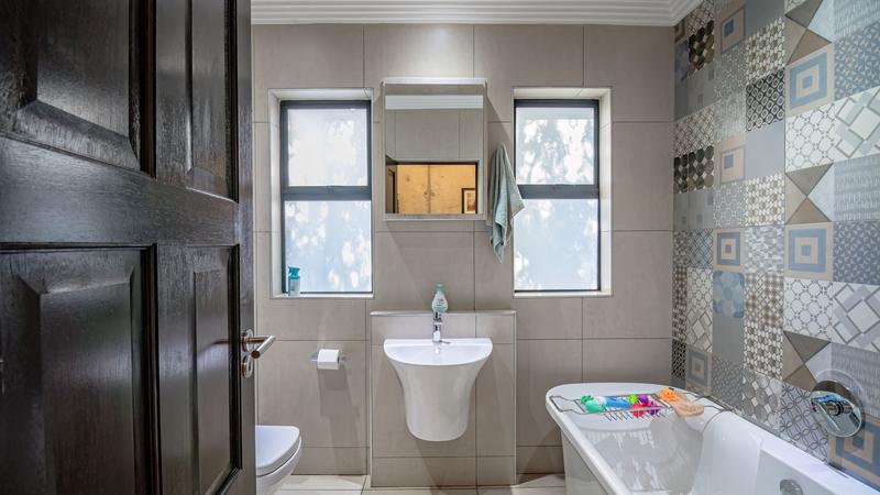 4 Bedroom Property for Sale in Midstream Ridge Gauteng