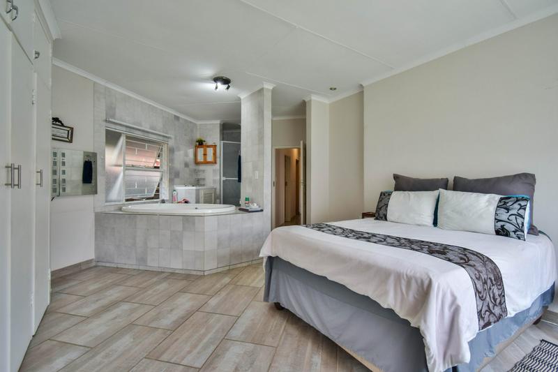 5 Bedroom Property for Sale in Sinoville Gauteng