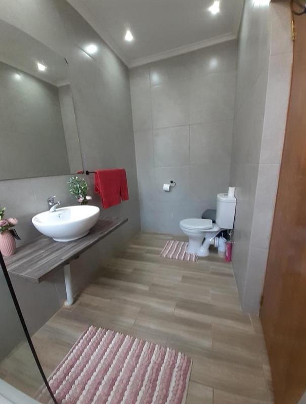 1 Bedroom Property for Sale in Edenburg Gauteng