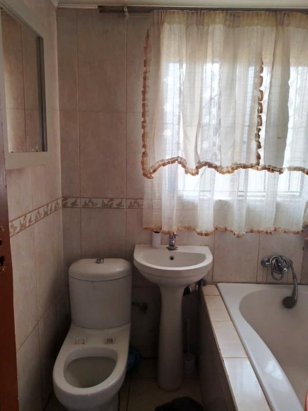 2 Bedroom Property for Sale in Kwa Thema Gauteng
