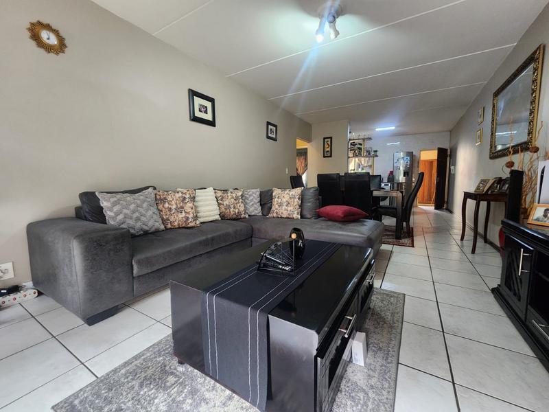 2 Bedroom Property for Sale in New Redruth Gauteng