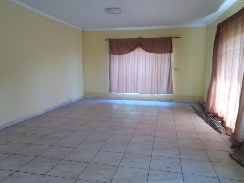 To Let 4 Bedroom Property for Rent in Bonanne Gauteng