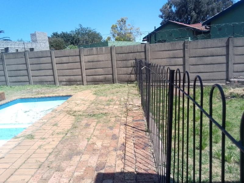 5 Bedroom Property for Sale in Bonanne Gauteng