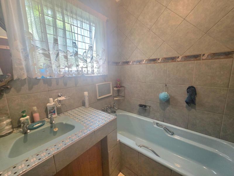 4 Bedroom Property for Sale in Freeway Park Gauteng