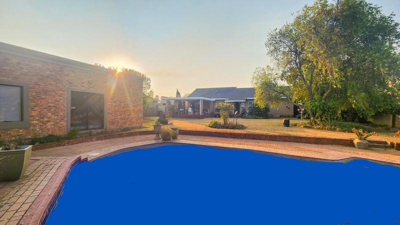 5 Bedroom Property for Sale in Elspark Gauteng