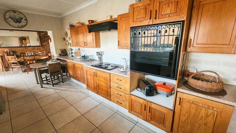 5 Bedroom Property for Sale in Elspark Gauteng
