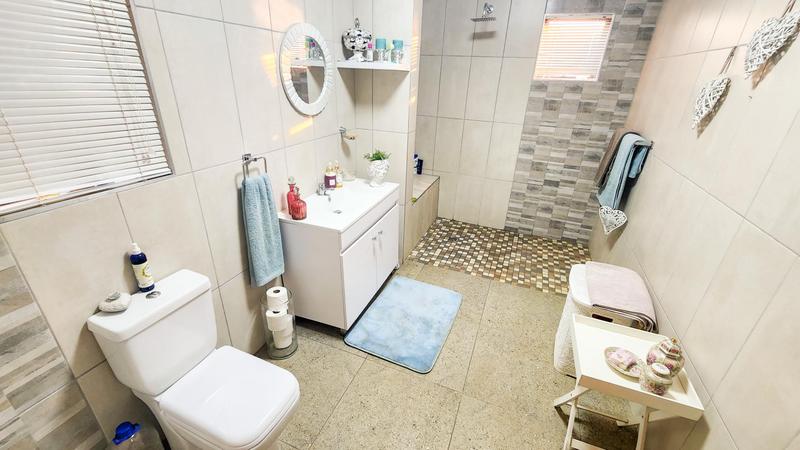 5 Bedroom Property for Sale in Elspark Gauteng