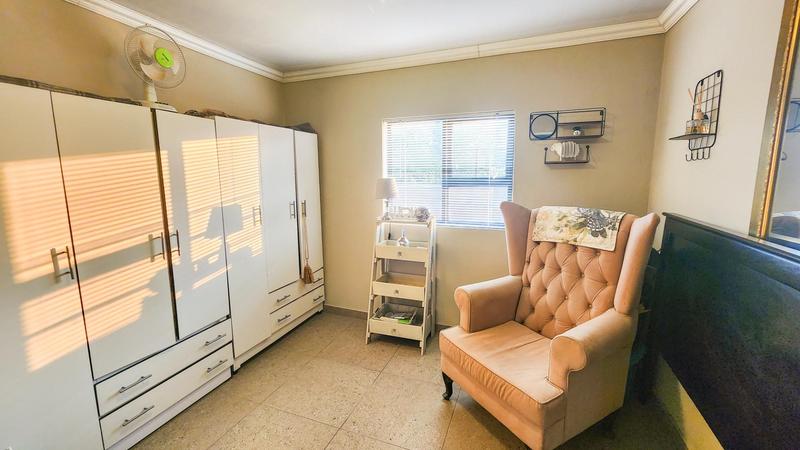 5 Bedroom Property for Sale in Elspark Gauteng