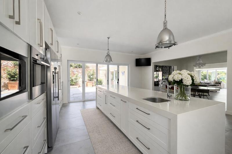 5 Bedroom Property for Sale in Waterkloof Ridge Gauteng