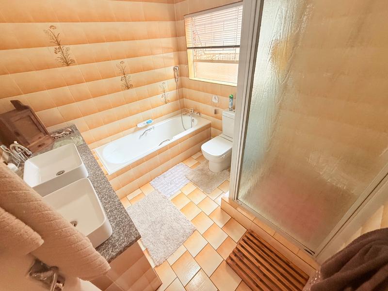 3 Bedroom Property for Sale in Flora Gardens Gauteng