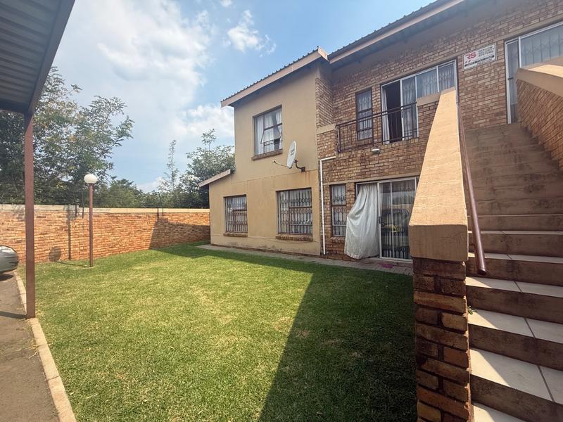 2 Bedroom Property for Sale in Bonanne Gauteng