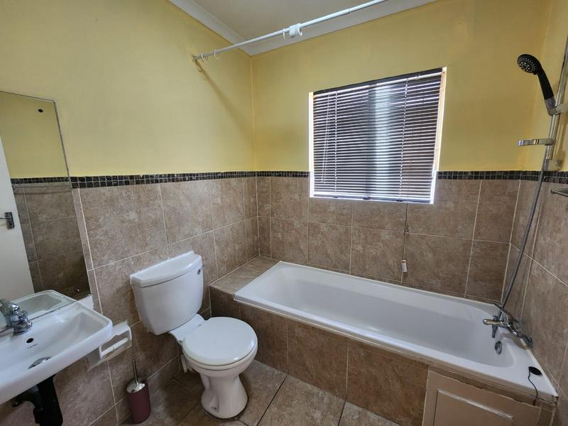 2 Bedroom Property for Sale in Allens Nek Gauteng
