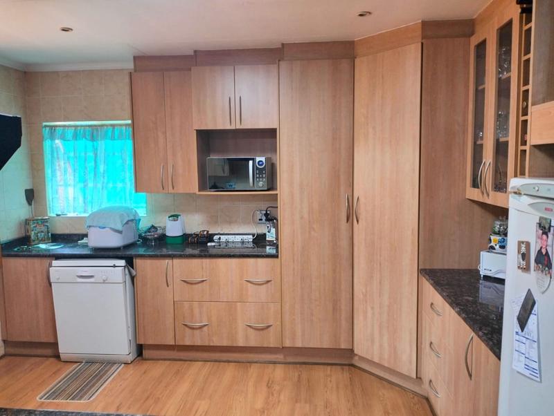 3 Bedroom Property for Sale in Dorandia Gauteng