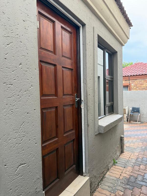 1 Bedroom Property for Sale in Dawn Park Gauteng