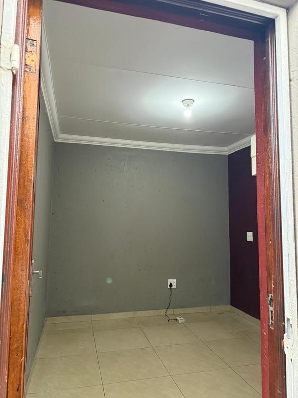 1 Bedroom Property for Sale in Dawn Park Gauteng