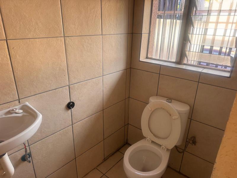 To Let 2 Bedroom Property for Rent in Kensington Gauteng