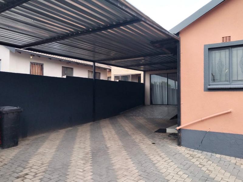 To Let 2 Bedroom Property for Rent in Riverlea Gauteng