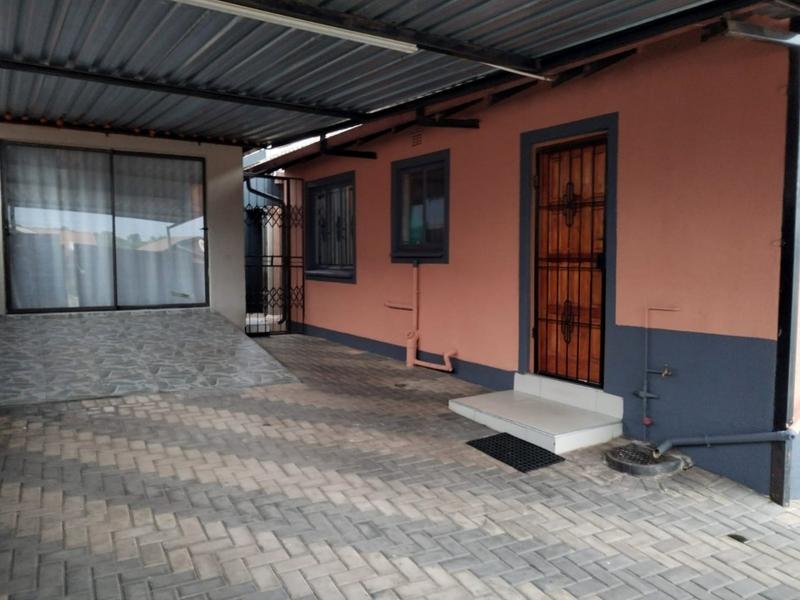 To Let 2 Bedroom Property for Rent in Riverlea Gauteng