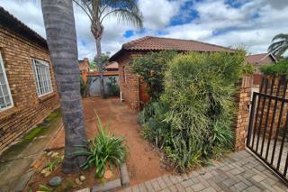 2 Bedroom Property for Sale in Theresa Park Gauteng