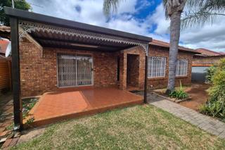 2 Bedroom Property for Sale in Theresa Park Gauteng