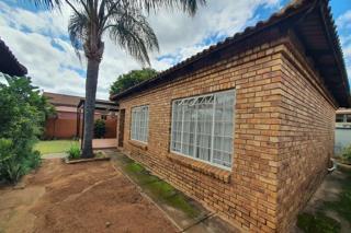 2 Bedroom Property for Sale in Theresa Park Gauteng