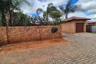 2 Bedroom Property for Sale in Theresa Park Gauteng