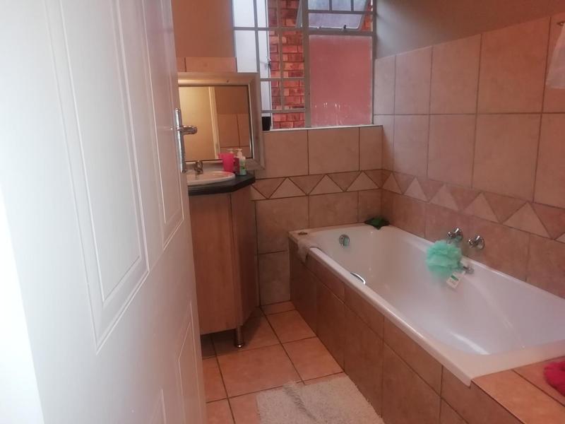 2 Bedroom Property for Sale in Sunnyside Gauteng