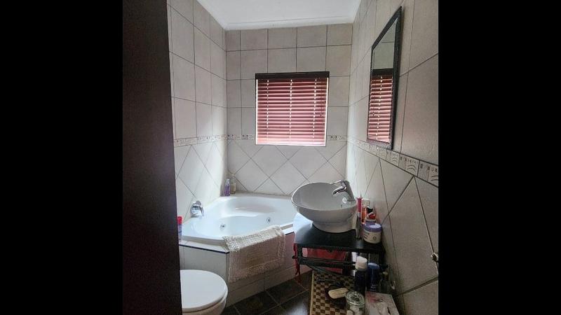 3 Bedroom Property for Sale in Annlin Gauteng