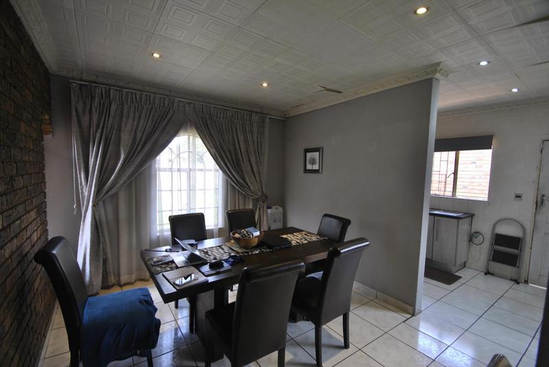4 Bedroom Property for Sale in Dawn Park Gauteng