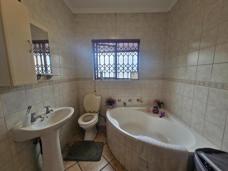 3 Bedroom Property for Sale in Country View Gauteng