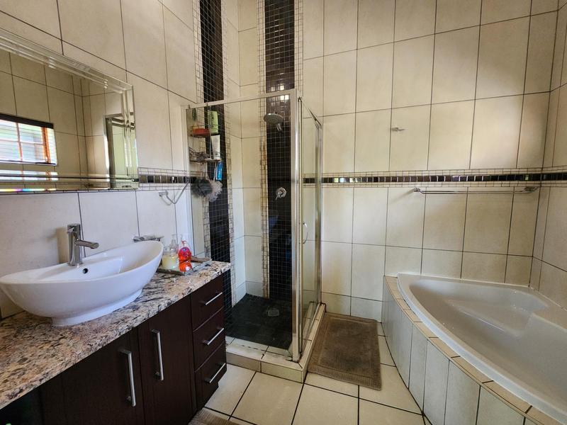 4 Bedroom Property for Sale in Moreleta Park Gauteng