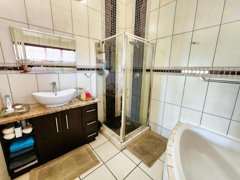 4 Bedroom Property for Sale in Moreleta Park Gauteng