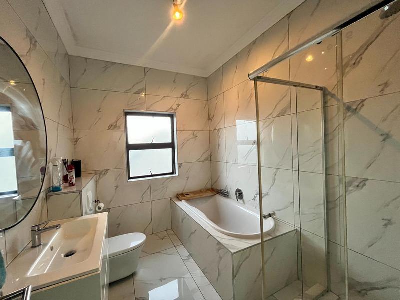 4 Bedroom Property for Sale in Midstream Hill Gauteng