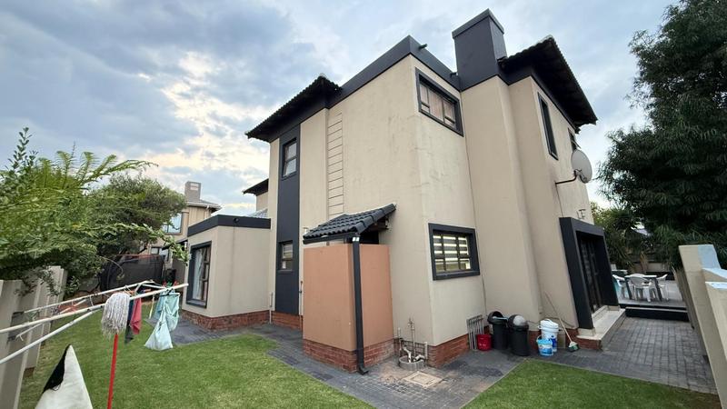 4 Bedroom Property for Sale in Midstream Hill Gauteng